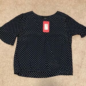 SANCTUARY BLOUSE. NAVY WITH CREAM POLKA DOTS. SCALLOPED SLEEVES. WRAP TOP. NWT